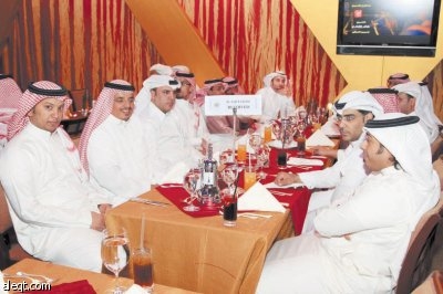 المثقفون والإعلاميون على مائدة إفطار نادي "الاقتصادية" الصحفي