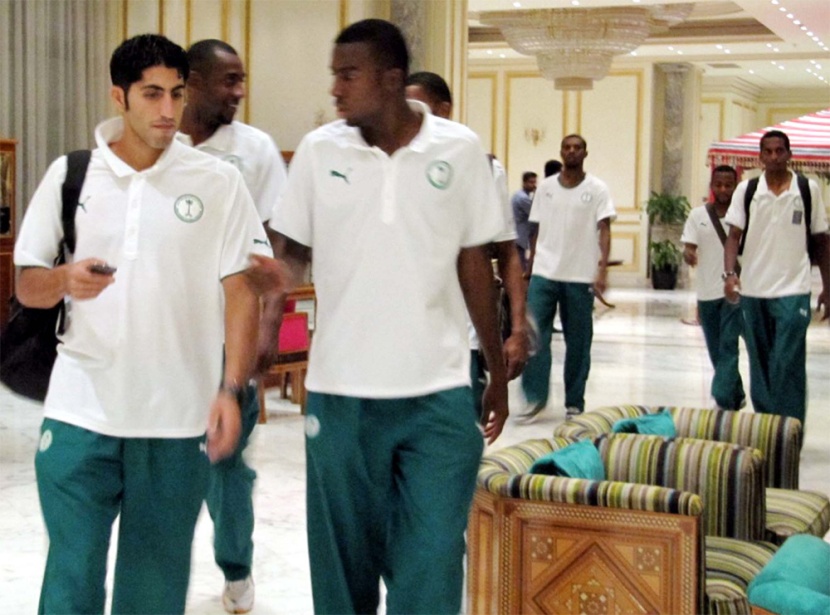 بعثة منتخب المملكة وصلت فجر الجمعة عن طريق جسر الملك فهد إلى العاصمة البحرينية المنامة لاستكمال لاستعدادات لملاقاة نظيره البحرين
