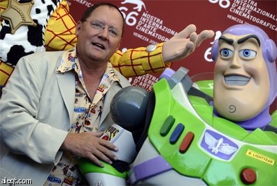 المخرج جون لاسيتر يفوز بجائزة الأسد الذهبي في مهرجان البندقية عن فيلم الرسوم المتحركة toy story.