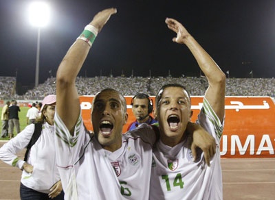 الجزائر تتغلب على زامبيا وتقترب من النهائيات