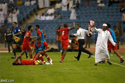فرحة بحرينية عارمة بعد فقدان المنتخب السعودي فرصة التأهل لنهائيات كأس العالم إثر خروجه متعادلا 2-2 أمس في إياب الملحق الآسيوي.