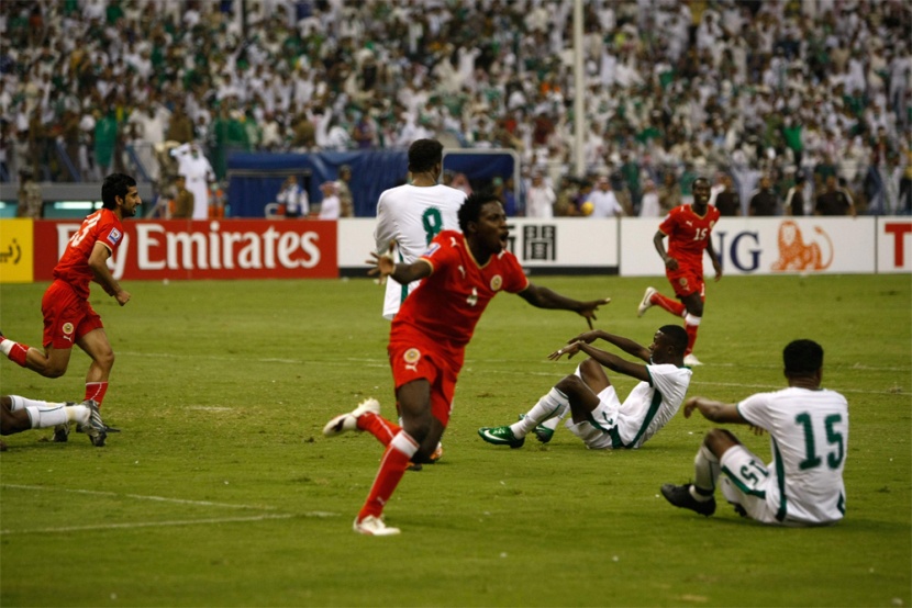 فرحة بحرينية عارمة بعد فقدان المنتخب السعودي فرصة التأهل لنهائيات كأس العالم إثر خروجه متعادلا 2-2 أمس في إياب الملحق الآسيوي.