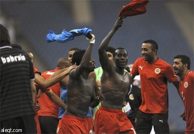 فرحة بحرينية عارمة بعد فقدان المنتخب السعودي فرصة التأهل لنهائيات كأس العالم إثر خروجه متعادلا 2-2 أمس في إياب الملحق الآسيوي.