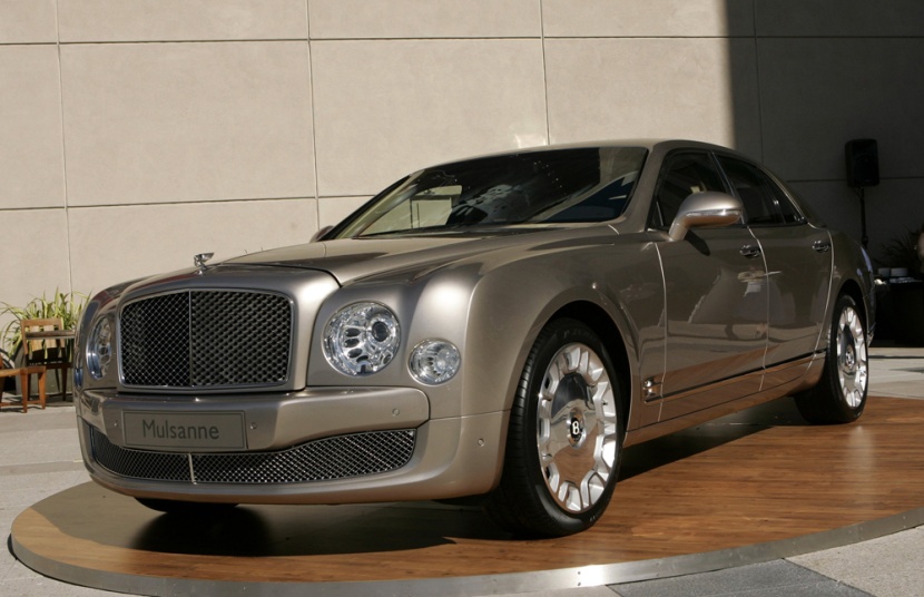 بنتلي تعرض أحدث موديلاتها  "Mulsanne "في كاليفورنيا  والتي ستطرح للبيع في أوروبا الصيف المقبل.