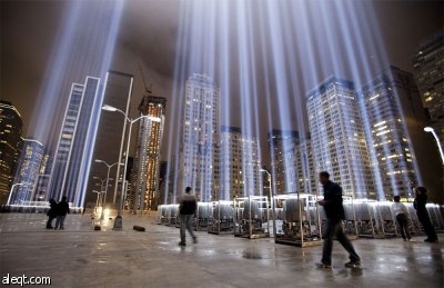 أنوار تضيء سماء مانهاتن في الذكرى الثامنة لهجمات 9/11