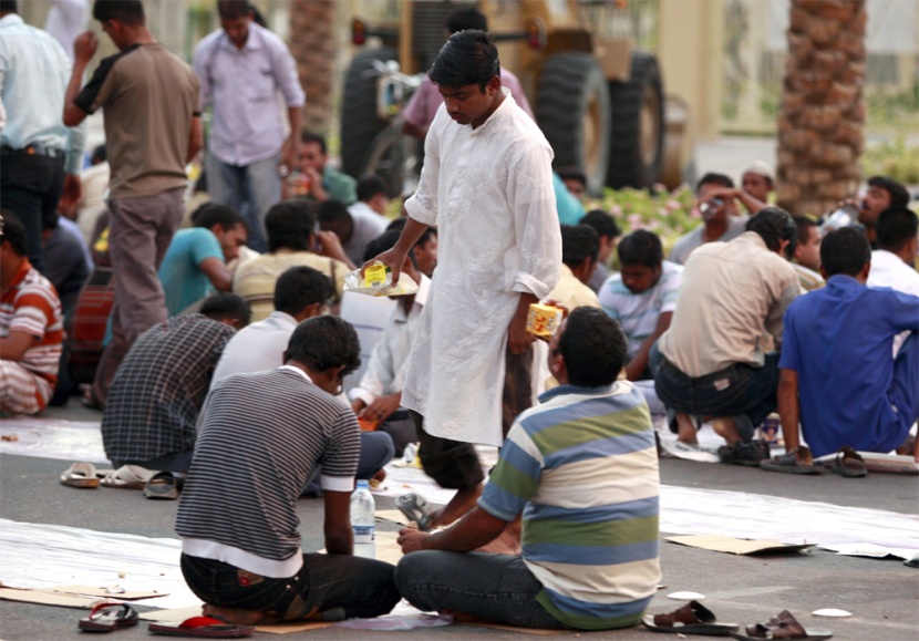 إفطار جماعي في دبي بمشاركة بعض المقيمين.
