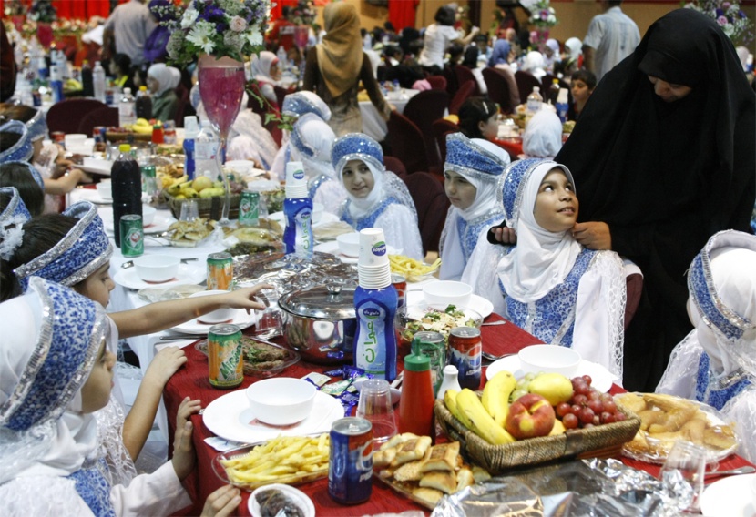 أقيم إفطار جماعي لأكثر من 350 يتيم ويتيمة في ضاحية بيروت في خلدة.
