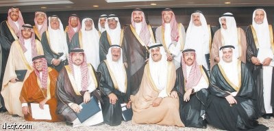 نائب أمير الشرقية يكرم 21 رجل أعمال تبرعوا بمليوني ريال للجنة أصدقاء المرضى