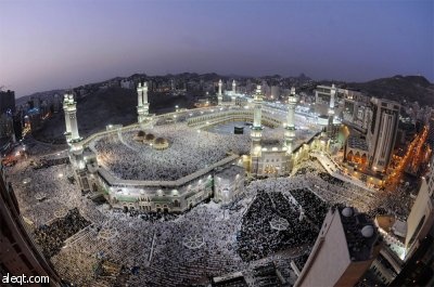 مليونا مصلٍ يحيون ليلة السابع والعشرين من رمضان في المسجد الحرام