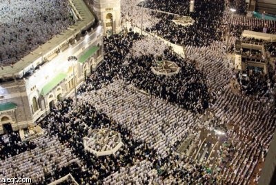 أكثر من مليوني مصل يشهدون ختم القرآن الكريم أثناء صلاة التراويح في المسجد الحرام