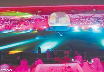 تفاعل جماهيري مع عروض الليزر  في قلب الملز .. والدخول مجاني