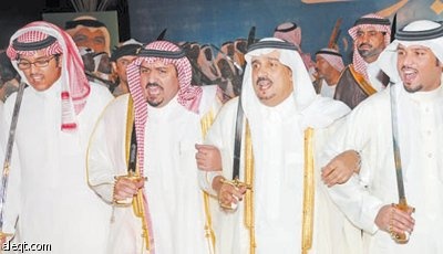«السامري» و«الخبيتي» تطربان زوار عيد القصيم