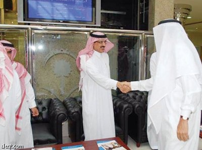 وزارة العمل تستقبل المهنئين في الرياض وجدة
