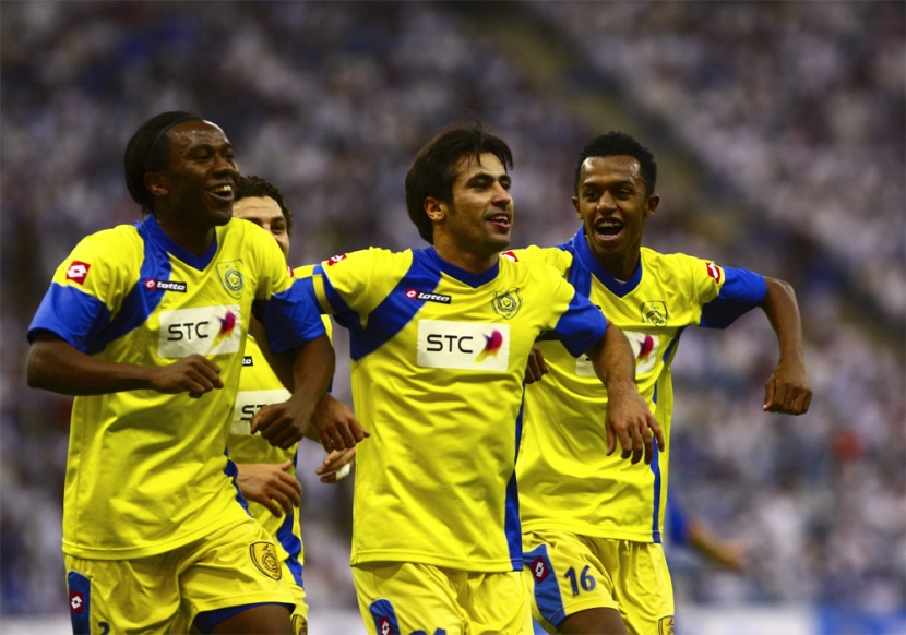 كاد فريق النصر لكرة القدم يعكر فرحة غريمه الهلال وجماهيره بـ "لقب نادي القرن الآسيوي"، عندما تعادلا بهدفين لمثلهما، أمس على ستاد