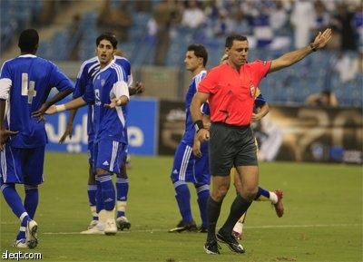 كاد فريق النصر لكرة القدم يعكر فرحة غريمه الهلال وجماهيره بـ "لقب نادي القرن الآسيوي"، عندما تعادلا بهدفين لمثلهما، أمس على ستاد
