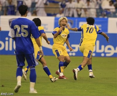 كاد فريق النصر لكرة القدم يعكر فرحة غريمه الهلال وجماهيره بـ "لقب نادي القرن الآسيوي"، عندما تعادلا بهدفين لمثلهما، أمس على ستاد