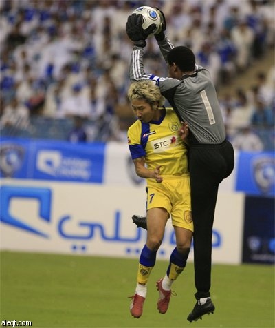 كاد فريق النصر لكرة القدم يعكر فرحة غريمه الهلال وجماهيره بـ "لقب نادي القرن الآسيوي"، عندما تعادلا بهدفين لمثلهما، أمس على ستاد