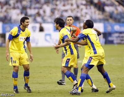 كاد فريق النصر لكرة القدم يعكر فرحة غريمه الهلال وجماهيره بـ "لقب نادي القرن الآسيوي"، عندما تعادلا بهدفين لمثلهما، أمس على ستاد