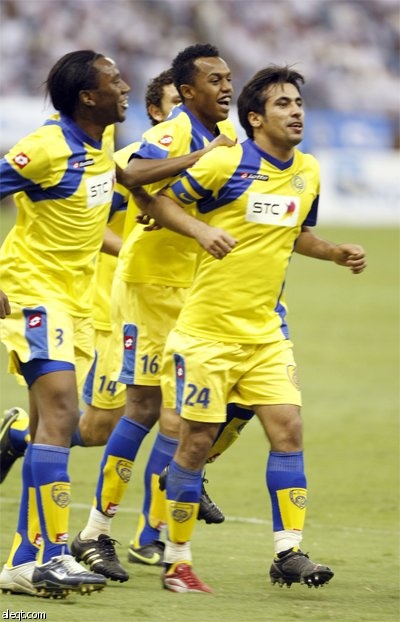 كاد فريق النصر لكرة القدم يعكر فرحة غريمه الهلال وجماهيره بـ "لقب نادي القرن الآسيوي"، عندما تعادلا بهدفين لمثلهما، أمس على ستاد