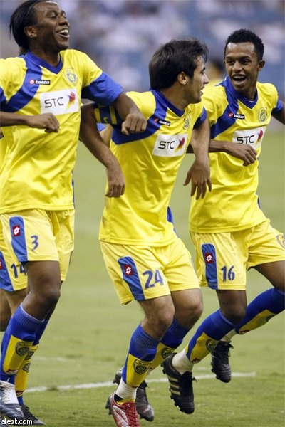 كاد فريق النصر لكرة القدم يعكر فرحة غريمه الهلال وجماهيره بـ "لقب نادي القرن الآسيوي"، عندما تعادلا بهدفين لمثلهما، أمس على ستاد