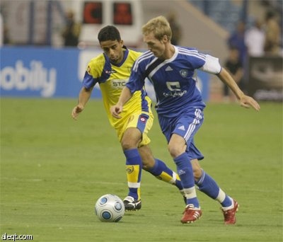 كاد فريق النصر لكرة القدم يعكر فرحة غريمه الهلال وجماهيره بـ "لقب نادي القرن الآسيوي"، عندما تعادلا بهدفين لمثلهما، أمس على ستاد