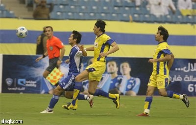 كاد فريق النصر لكرة القدم يعكر فرحة غريمه الهلال وجماهيره بـ "لقب نادي القرن الآسيوي"، عندما تعادلا بهدفين لمثلهما، أمس على ستاد