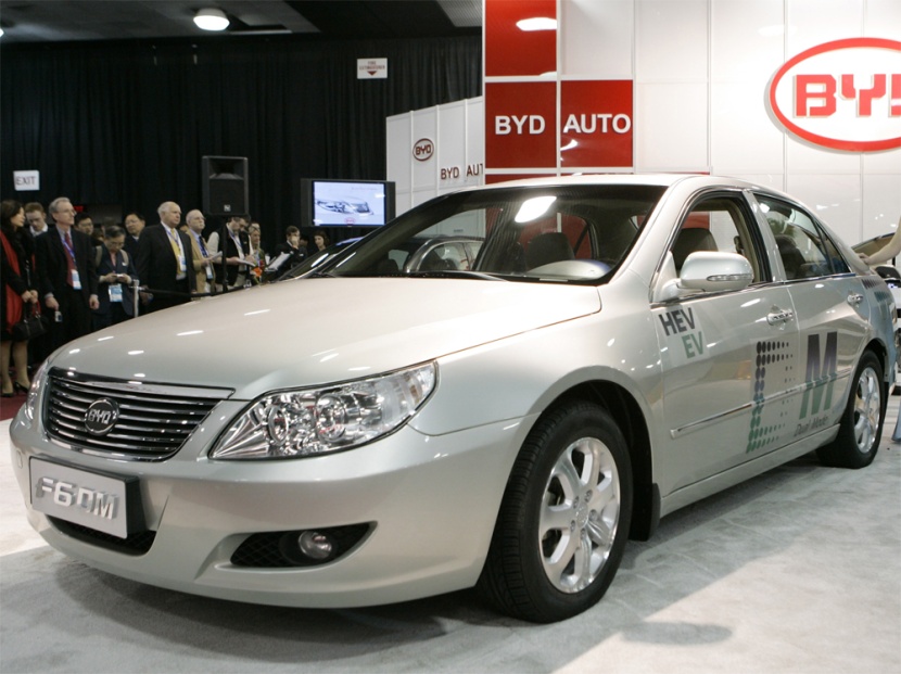 السيارة الجديدة the BYD F6DM  يتم تقديمها  في معرض أمريكا الشمالية الدولي للسيارات في ديترويت.