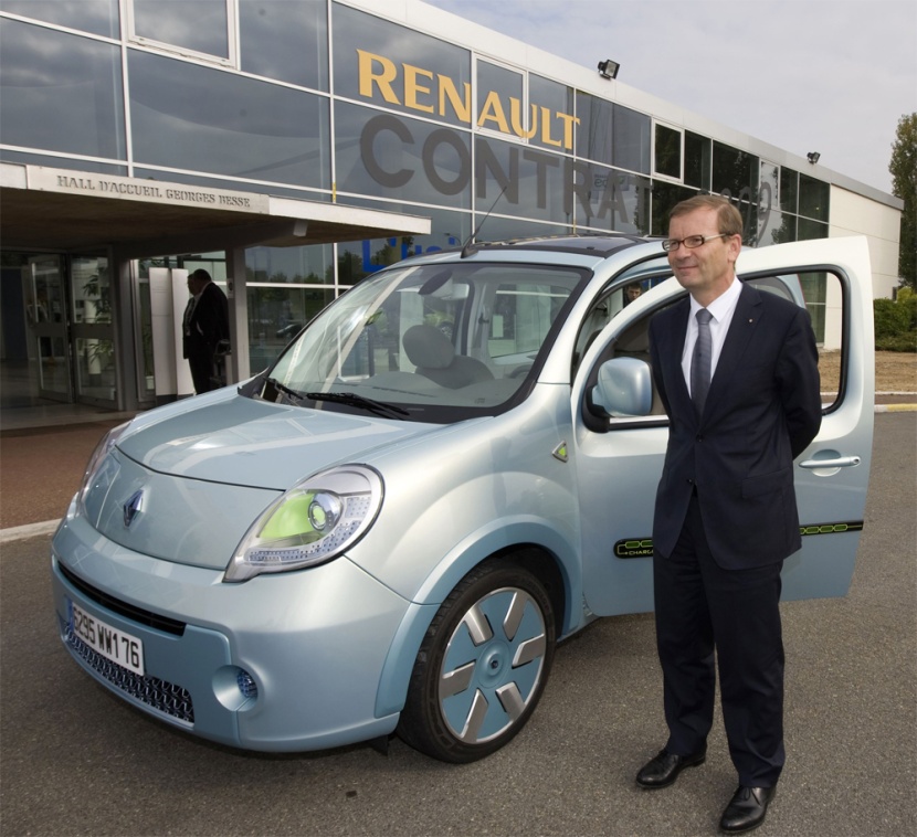السيارة رينو  Kangoo Be Bop Concept ZE التي تعمل بالطاقة الكهربائية تظهر في مصنع سيارات رينو في فلينس قرب باريس.