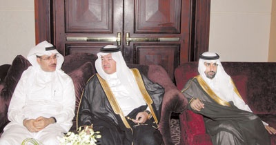 أسرتا الدرويش والسلطان تحتفلان بعبد الملك