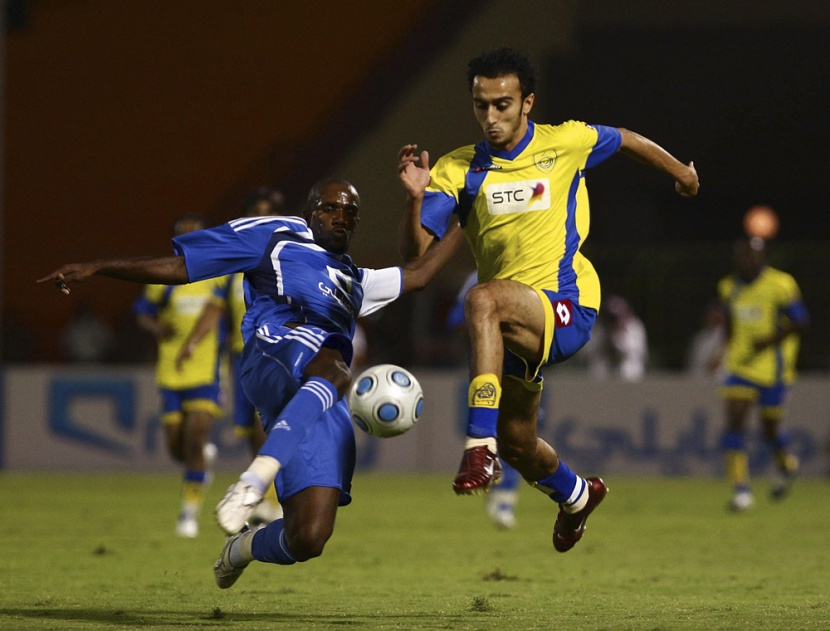 انفرد فريق الهلال الأولمبي لكرة القدم بصدارة ترتيب المجموعة الأولى بـ ''12 نقطة'' من كأس الأمير فيصل بن فهد بعد فوزه على غريمه ا
