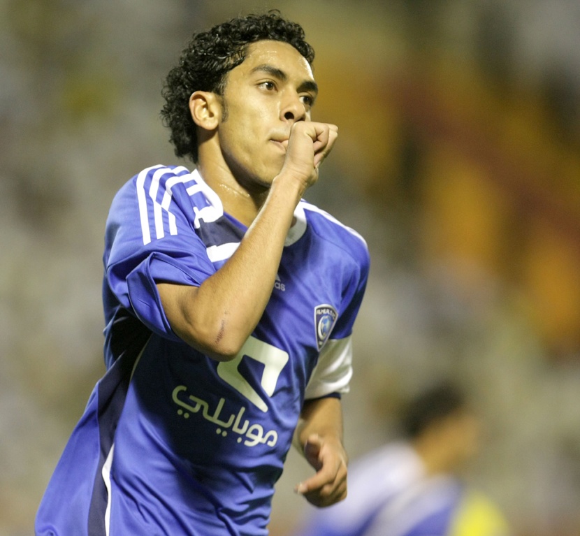 انفرد فريق الهلال الأولمبي لكرة القدم بصدارة ترتيب المجموعة الأولى بـ ''12 نقطة'' من كأس الأمير فيصل بن فهد بعد فوزه على غريمه ا