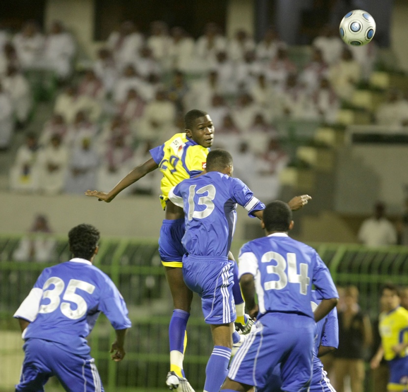 انفرد فريق الهلال الأولمبي لكرة القدم بصدارة ترتيب المجموعة الأولى بـ ''12 نقطة'' من كأس الأمير فيصل بن فهد بعد فوزه على غريمه ا