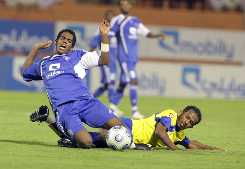 انفرد فريق الهلال الأولمبي لكرة القدم بصدارة ترتيب المجموعة الأولى بـ ''12 نقطة'' من كأس الأمير فيصل بن فهد بعد فوزه على غريمه ا