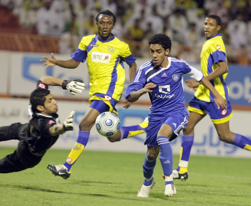 انفرد فريق الهلال الأولمبي لكرة القدم بصدارة ترتيب المجموعة الأولى بـ ''12 نقطة'' من كأس الأمير فيصل بن فهد بعد فوزه على غريمه ا