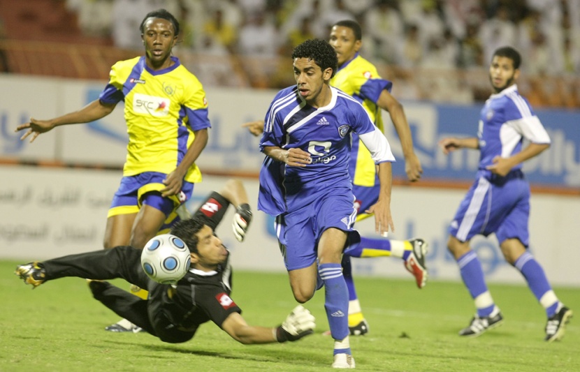 انفرد فريق الهلال الأولمبي لكرة القدم بصدارة ترتيب المجموعة الأولى بـ ''12 نقطة'' من كأس الأمير فيصل بن فهد بعد فوزه على غريمه ا