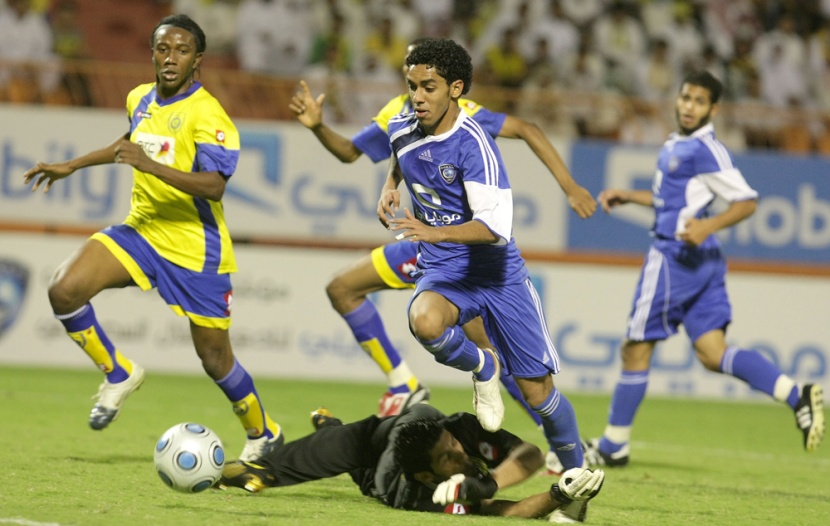 انفرد فريق الهلال الأولمبي لكرة القدم بصدارة ترتيب المجموعة الأولى بـ ''12 نقطة'' من كأس الأمير فيصل بن فهد بعد فوزه على غريمه ا