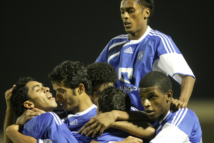 انفرد فريق الهلال الأولمبي لكرة القدم بصدارة ترتيب المجموعة الأولى بـ ''12 نقطة'' من كأس الأمير فيصل بن فهد بعد فوزه على غريمه ا