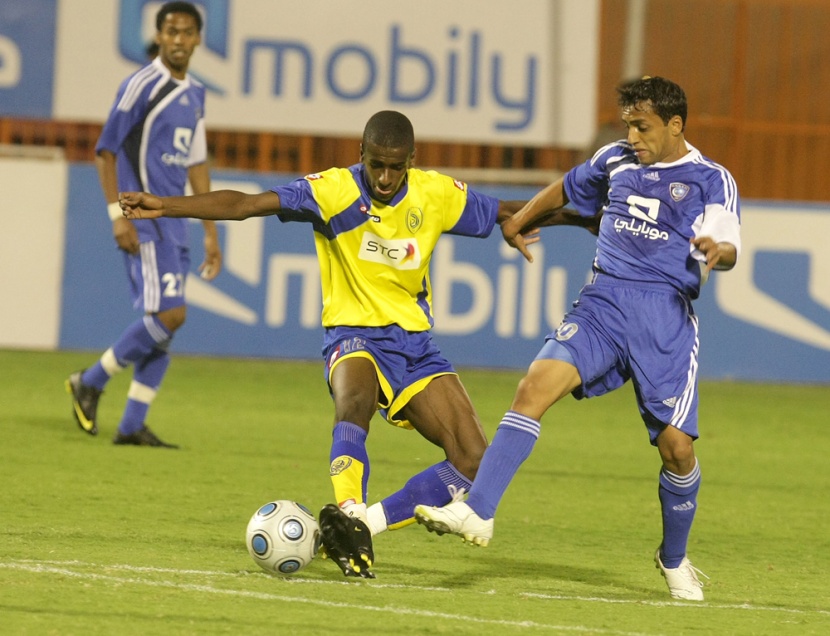 انفرد فريق الهلال الأولمبي لكرة القدم بصدارة ترتيب المجموعة الأولى بـ ''12 نقطة'' من كأس الأمير فيصل بن فهد بعد فوزه على غريمه ا