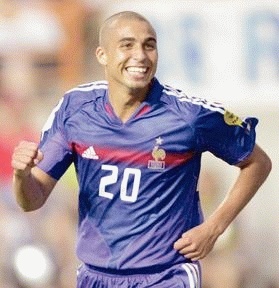 تريزيجيه مستعد للتراجع عن اعتزال اللعب دوليا كي تصل فرنسا لكأس العالم