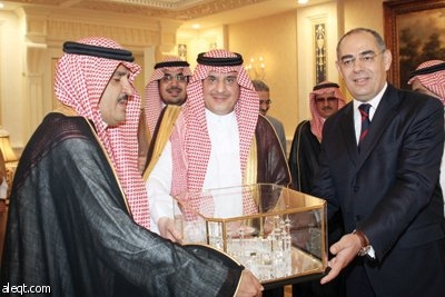 سلطان والعبيدي:سنوحد مواقفنا عربيا ودوليا