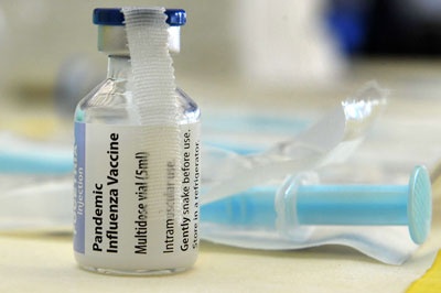 الربيعة: الصحة بدأت بتطعيم المجموعة الثانية من المستهدفين ضد إنفلونزا الخنازير