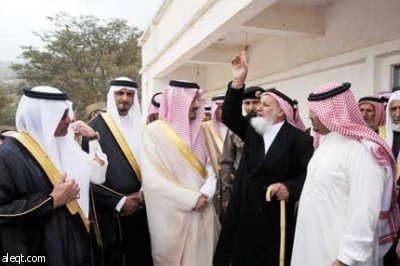 أمير عسير يعزي في الشهيدين أحمد وسعيد العمري
