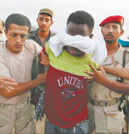 القوات السعودية تعزز وحداتها بـ «بيرانا وبرادلي»