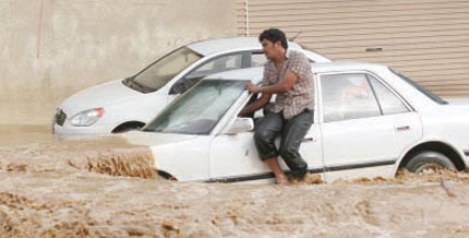 الأمطار تفاجئ جدة.. وفاة 25 شخصا وجهود الإنقاذ تتواصل طوال الليل