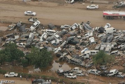 خادم الحرمين يوجه بتقديم مساعدات للمتضررين من الأمطار في جدة.. وارتفاع الوفيات إلى 83
