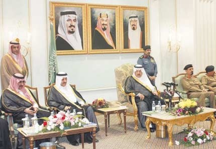 الأمير نايف: سيطرتنا الكاملة على حدودنا ولن تتعدى قواتنا على شبر من أراضي اليمن