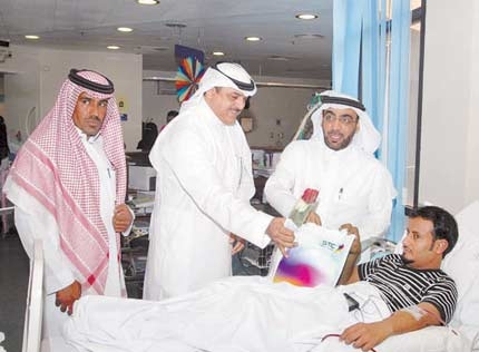 «الاتصالات السعودية» تغسل هموم مرضى الكلى بمشاركتهم فرحة العيد