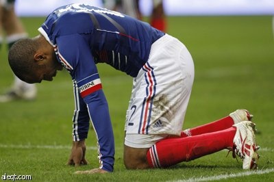 لمسة اليد قد تؤدي الى ايقاف هنري في كأس العالم