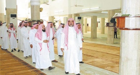آل الشيخ يواصل تفقده للمساجد المتضررة