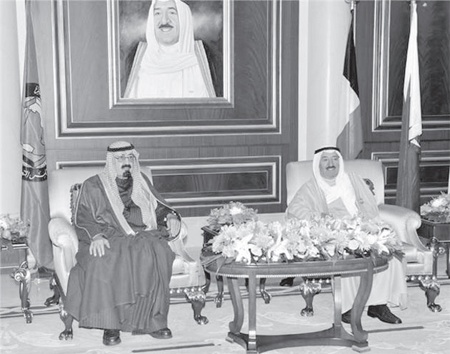 القادة وأطفال الخليج يطلقون أضخم مشروع للربط الكهربائي